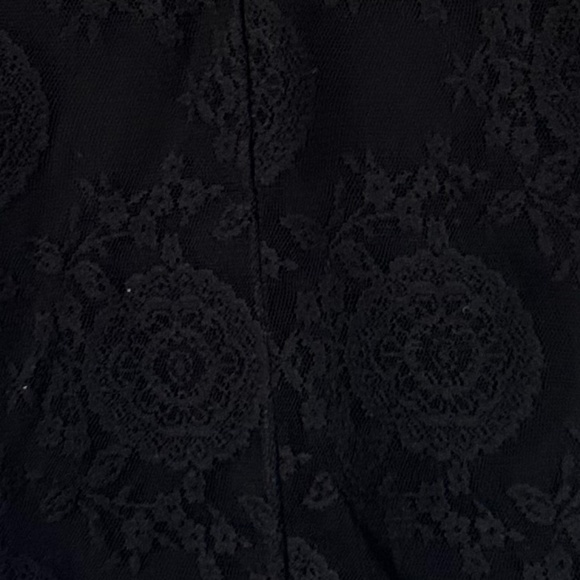 CAbi " Date Night" Black Floral Lace Sheath  Lined Sleeveless Cami Tank Blouse - Picture 5 of 12